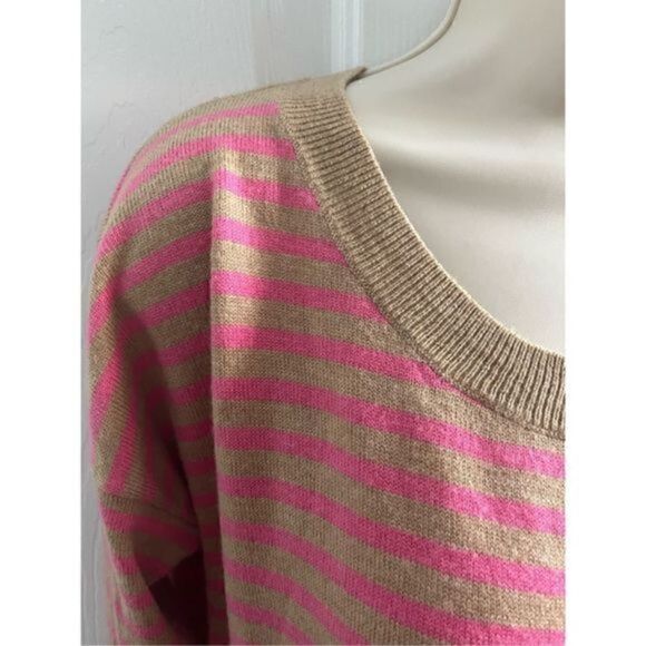 Gap Lightweight Pink and Tan Scoop Neck Crewneck Sweater. Size XS and fits small - Picture 3 of 5